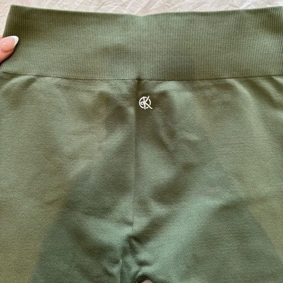 WBK Mid-Rise Summer Leggings - Picture 11 of 12